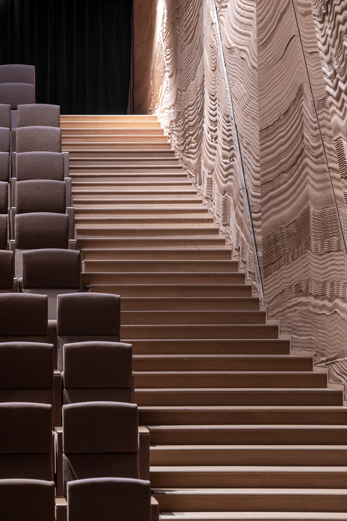 oak stairs manufacturer
